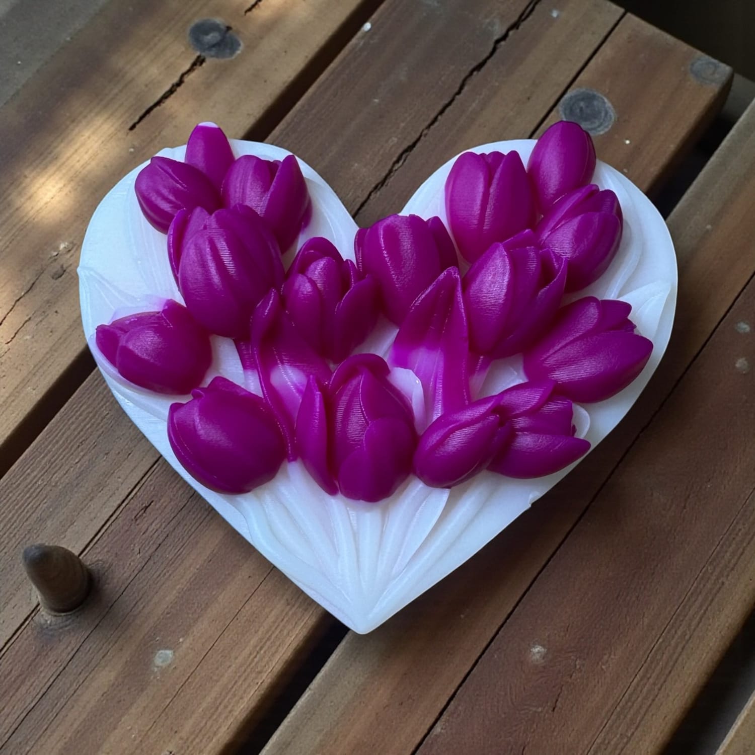 fondants parfumés en forme de coeur avec bouquet de tulipes